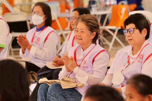 ภาพ No.306715:ภาพเบื้องหลังอาสาสมัครรวมใจ ชุดที่ 5 ในโครงการธรรมยาตรา กตัญญูบูชา มหาปูชนียาจารย์ พระมงคลเทพมุนี(สด จนฺทสโร) พระผู้ปราบมาร อนุสรณ์สถาน 7 แห่ง ปีที่ 14