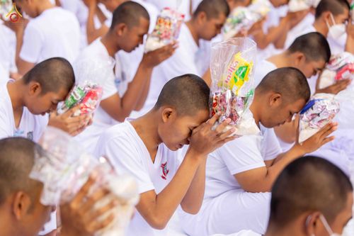ภาพ No.341020:วันที่ 26 กรกฎาคม พ.ศ. 2569 โครงการพัฒนาคุณธรรม จริยธรรม สำหรับนักเรียนนายสิบตำรวจ (นสต.) รุ่นที่ 17 ศูนย์ฝึกอบรมตำรวจภูธรภาค 1 ได้จัดกิจกรรม ตักบาตรเพื่อน้อมอุทิศถวายเพื่อเป็นพระราชกุศลฯ  และปฏิบัติธรรม ติวธรรมมะ ณ ศูนย์ปฏิบัติธรรมเวิล์ดพีช วัลเล่ย์ (Wo