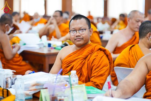 ภาพ No.281314:วันที่ 25 ธันวาคม พ.ศ. 2568 บรรยากาศการตรวจใบข้อสอบธรรมสนามหลวง  นักธรรมชั้นเอก และธรรมศึกษาชั้นเอก ส่วนภูมิภาค  ณ ศาลาอบรมสงฆ์ วัดสามพระยาวรวิหาร เขตพระนคร กรุงเทพมหานคร