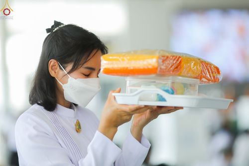 ภาพ No.75459:พิธีสวดพระพุทธมนต์และถวายภัตตาหารเป็นสังฆทาน เนื่องในวันมหาปูชนียาจารย์ วันที่ 3 กุมภาพันธ์ พ.ศ. 2565 ณ วัดพระธรรมกาย อ.คลองหลวง จ.ปทุมธานี