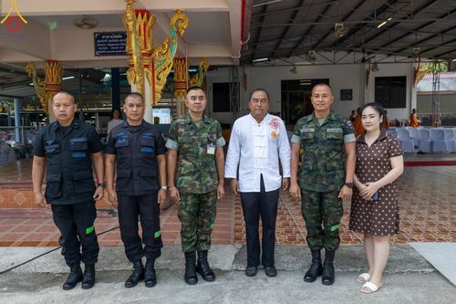 ภาพ No.137658:พิธีตักบาตร พิธีถวายสังฆทานแด่คณะสงฆ์ 323 วัด พิธีทำบุญอุทิศส่วนกุศลแด่ผู้วายชนม์ ในเหตุการณ์ความไม่สงบ 4 จังหวัดชายแดนภาคใต้ ปีที่ 20 ครั้งที่ 169 และพิธีมอบกองทุนหนุนแรงใจช่วยครูใต้ ปีที่ 17 ครั้งที่ 134 วันที่ 25 พฤษภาคม พ.ศ.2567 อ.ตากใบ จ.นราธิวาส