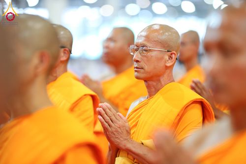 ภาพ No.308696:วันที่ 1 กุมภาพันธ์ พ.ศ. 2569 พิธีรับประกาศนียบัตร และพระของขวัญพระธรรมยาตรา ณ สภาธรรมกายสากล วัดพระธรรมกาย จ.ปทุมธานี