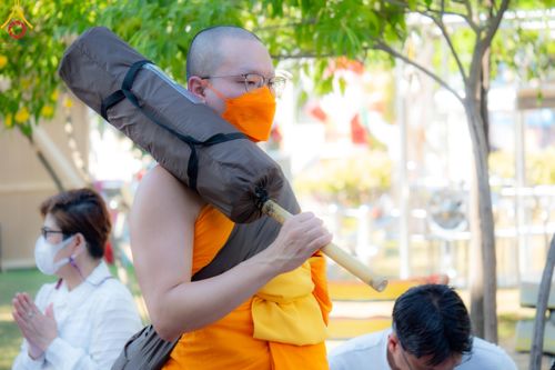 ภาพ No.105669:พิธีต้อนรับพระธรรมยาตรา ในโครงการธรรมยาตรากตัญญูบูชา มหาปูชนียาจารย์ พระมงคลเทพมุนี(สด จนฺทสโร) พระผู้ปราบมาร อนุสรณ์สถาน 7 แห่ง ปีที่ 12 วันที่ 3 มกราคม พ.ศ. 2567 ณ อนุสรณ์สถานโลตัสแลนด์ จ.สุพรรณบุรี