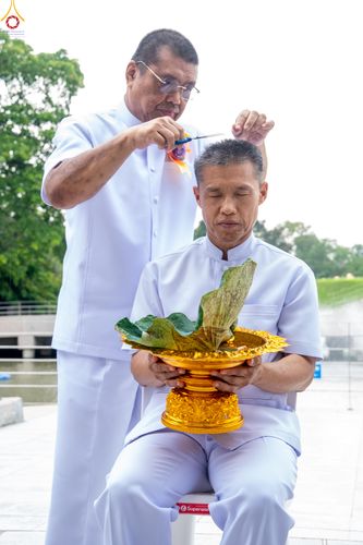 ภาพ No.330172:วันที่ 30 พฤษภาคม พ.ศ.2569 พิธีตัดปอยผมและปลงผม อุบาสกอุปสมบทอุทิศชีวิต 11 ท่าน ณ โบสถ์พระไตรปิฎก วัดพระธรรมกาย จังหวัดปทุมธานี