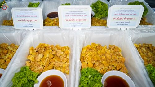 ภาพ No.69257:พิธีถวายภัตตาหารเป็นสังฆทาน แด่คณะพระธรรมยาตราฯ ในโครงการธรรมยาตราฯ ปีที่ 11 ณ อนุสรณ์สถานมหาวิหารพระมงคลเทพมุนี อ.สองพี่น้อง จ.สุพรรณบุรี วันที่ 4 และ 5 มกราคม พ.ศ. 2566