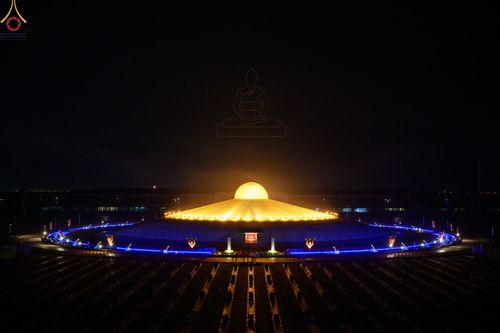 ภาพ No.68642:พิธีสวดมนต์ข้ามปี วันที่ 31 ธันวาคม พ.ศ. 2565 ณ มหารัตนวิหารคด วัดพระธรรมกาย จ.ปทุมธานี