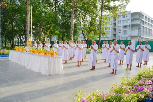 ภาพ No.350767:วันที่ 19 กันยายน พ.ศ.2569 พิธีบรรพชาอุปสมบท โครงการอุปสมบทหมู่บูชาธรรม ครบรอบ 109 ปี วันครูผู้ค้นพบวิชชาธรรมกาย ณ โบสถ์พระไตรปิฏก วัดพระธรรมกาย