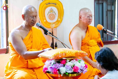 ภาพ No.298899:วันที่ 16 มกราคม พ.ศ. 2569 พิธีทอดผ้าป่าทำนุบำรุงศาสนสถาน ณ วัดอัมพวัน ต.บางม่วง อ.บางใหญ่ จ.นนทบุรี ในโครงการธรรมยาตรา กตัญญูบูชา มหาปูชนียาจารย์ พระมงคลเทพมุนี(สด จนฺทสโร) พระผู้ปราบมาร อนุสรณ์สถาน 7 แห่ง ปีที่ 14