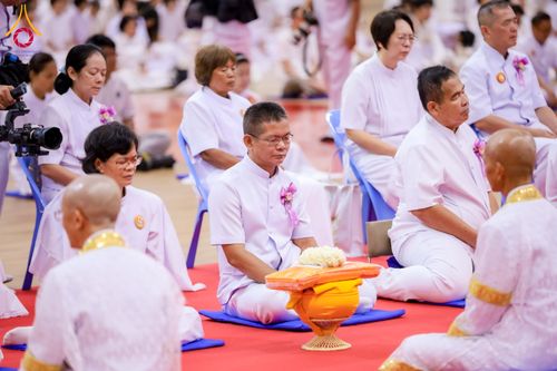 ภาพ No.330675:วันอาทิตย์ที่ 31 พฤษภาคม พ.ศ.2569 พิธีขอขมาผู้ปกครอง อุบาสกอุปสมบทอุทิศชีวิต 11 ท่าน  ณ ห้องแก้วสารพัดนึก 2 วัดพระธรรมกาย จังหวัดปทุมธานี