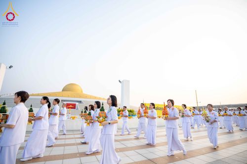 ภาพ No.319389:วันเสาร์ที่ 4 เมษายน พ.ศ.2569 พิธีขอขมา มอบผ้าไตร และถวายบาตรแด่นาคธรรมทายาท ในโครงการบรรพชาสามเณรฟื้นฟูพระพุทธศาสนาทั่วไทย โครงการหน่อแก้วเปรียญธรรม รุ่นที่ 14 โครงการสามเณรยุวธรรมทายาท รุ่นที่ 34 โครงการสามเณรมัชฌิมธรรมทายาท รุ่นที่ 30 ณ สภาธรรมกายสากล