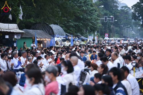 ภาพ No.285903:วันเสาร์ที่ 13 ธันวาคม พ.ศ.2568 พิธีตักบาตรพระภิกษุสามเณร 1,000 รูป ณ บริเวณหน้าอุทยานแห่งชาติเขาใหญ่ อำเภอปากช่อง จ.นครราชสีมา