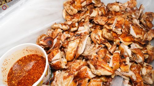 ภาพ No.71008:พิธีถวายภัตตาหารเป็นสังฆทาน แด่คณะพระธรรมยาตราฯ ในโครงการธรรมยาตราฯ ปีที่ 11 ณ อนุสรณ์สถานคลองบางนางแท่น อ.สามพราน จ.นครปฐม วันที่ 13 มกราคม พ.ศ. 2566