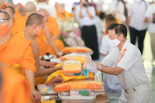 ภาพ No.72819:พิธีเจริญพระพุทธมนต์ และถวายภัตตาหารเป็นสังฆทาน เนื่องในวันคล้ายวันเกิด ครบรอบ 114 ปี คุณยายอาจารย์มหารัตนอุบาสิกาจันทร์ ขนนกยูง วันที่ 19 มกราคม พ.ศ. 2566 ณ หอฉันคุณยายอาจารย์ฯ วัดพระธรรมกาย จ.ปทุมธานี