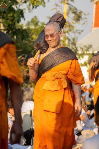 ภาพ No.295361:วันที่ 16 มกราคม พ.ศ. 2569 พิธีต้อนรับพระธรรมยาตรา อนุสรณ์สถานลำดับที่ 4 (ภาพชุดที่ 2) สถานที่เกิดด้วยกายธรรม ณ วัดโบสถ์บน ต.บางคูเวียง จ.นนทบุรี ในโครงการธรรมยาตรา กตัญญูบูชา มหาปูชนียาจารย์ พระมงคลเทพมุนี(สด จนฺทสโร) พระผู้ปราบมาร อนุสรณ์สถาน 7 แห่ง ปี