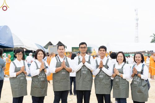 ภาพ No.70006:พิธีถวายภัตตาหารเป็นสังฆทาน แด่คณะพระธรรมยาตราฯ ในโครงการธรรมยาตราฯ ปีที่ 11 ณ อนุสรณ์สถานมหาวิหารพระมงคลเทพมุนี อ.สองพี่น้อง จ.สุพรรณบุรี วันที่ 10 มกราคม พ.ศ. 2566