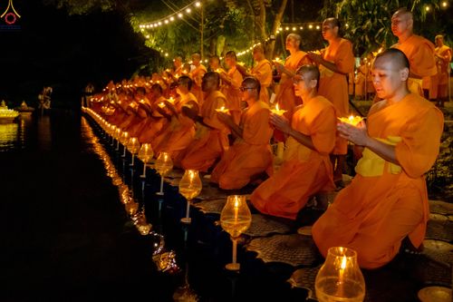 ภาพ No.292196:วันที่ 10 มกราคม พ.ศ. 2569 พิธีจุดประทีปถวายเป็นพุทธบูชา และบูชาธรรมมหาปูชนียาจารย์  ณ อนุสรณ์สถานคลองบางนางแท่น อ.สามพราน จ.นครปฐม ในโครงการธรรมยาตรา กตัญญูบูชา มหาปูชนียาจารย์ พระมงคลเทพมุนี(สด จนฺทสโร) พระผู้ปราบมาร อนุสรณ์สถาน 7 แห่ง ปีที่ 14