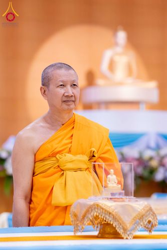 ภาพ No.337998:วันอาทิตย์ต้นเดือน 5 กรกฎาคม พ.ศ.2569 สัมมนาพิเศษ พิธีมอบพระของขวัญ ณ ห้องแก้วสารพัด1 วัดพระธรรมกาย