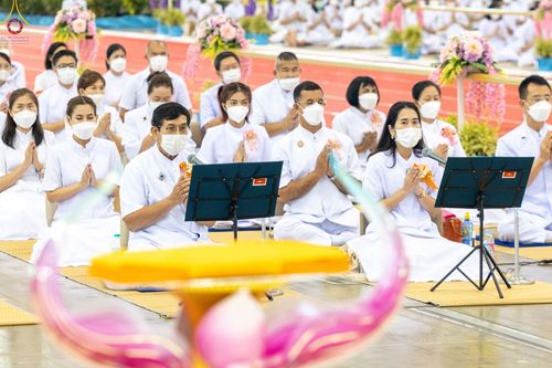 ภาพ No.65176:พิธีบูชาข้าวพระ และสาธุชนปฏิบัติธรรมร่วมกัน ในวันอาทิตย์ต้นเดือนที่ 4 ธันวาคม พ.ศ. 2565 ณ วัดพระธรรมกาย จ.ปทุมธานี