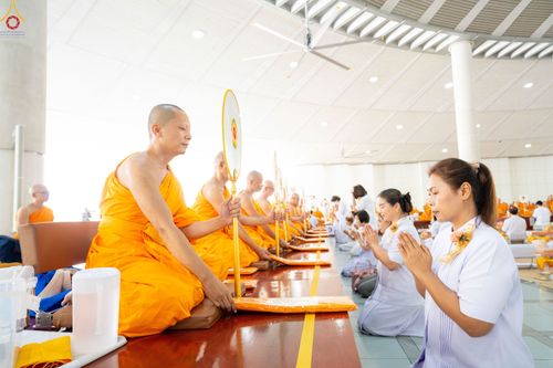 ภาพ No.348214:วันที่ 10 กันยายน พ.ศ.2569 พิธีสวดพระพุทธมนต์ และถวายภัตตาหารเป็นสังฆทาน เนื่องในวันครบ 26 ปี วันคล้ายละสังขาร คุณยายอาจารย์มหารัตนอุบาสิกาจันทร์ ขนนกยูง ณ หอฉันคุณยายอาจารย์ฯ วัดพระธรรมกาย