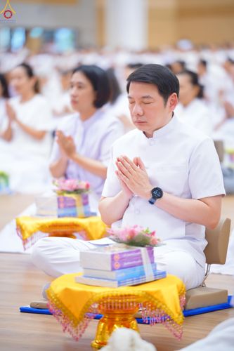 ภาพ No.329057:วันอาทิตย์ที่ 17 พฤษภาคม พ.ศ.2569 พิธีร่วมบุญการศึกษาพระภิกษุสามเณร (หนังสือบาลี นักธรรม ทางก้าวหน้า World-Pec) ณ ห้องแก้วสารพัดนึก 2 วัดพระธรรมกาย