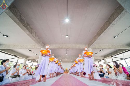 ภาพ No.65693:พิธีปลงผมและพิธีขอขมา มอบบาตรกับผ้าไตร ในโครงการอุปสมบทบูชาธรรม มหาปูชนียาจารย์ประจำปี 2565 ณ ศูนย์ปฎิบัติธรรมสมุทรปราการ(บางบ่อ)  วันอาทิตย์ที่ 20 พฤศจิกายน พ.ศ. 2565