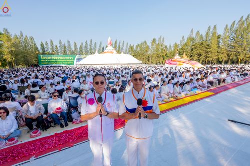 ภาพ No.300647:ภาพเบื้องหลังอาสาสมัครรวมใจ ชุดที่ 3 ในโครงการธรรมยาตรา กตัญญูบูชา มหาปูชนียาจารย์ พระมงคลเทพมุนี(สด จนฺทสโร) พระผู้ปราบมาร อนุสรณ์สถาน 7 แห่ง ปีที่ 14