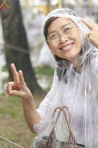 ภาพ No.89257:พิธีประดิษฐานรูปหล่อทองคำ  คุณยายอาจารย์มหารัตนอุบาสิกาจันทร์ ขนนกยูง ภายในมหาวิหารคุณยายอาจารย์ฯ เนื่องในวันครูผู้ค้นพบวิชชาธรรมกาย วันศุกร์ที่ 29 กันยายน พ.ศ. 2566 ณ วัดพระธรรมกาย จ.ปทุมธานี