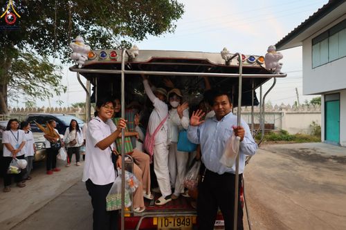 ภาพ No.110633:พิธีต้อนรับพระธรรมยาตรา ในโครงการธรรมยาตรากตัญญูบูชา มหาปูชนียาจารย์ พระมงคลเทพมุนี(สด จนฺทสโร) พระผู้ปราบมาร อนุสรณ์สถาน 7 แห่ง ปีที่ 12 วันที่ 11 มกราคม พ.ศ. 2567 ณ อนุสรณ์สถานลำดับที่ 3 สถานที่เกิดใหม่ในเพศสมณะ วัดสองพี่น้อง จ.สุพรรณบุรี
