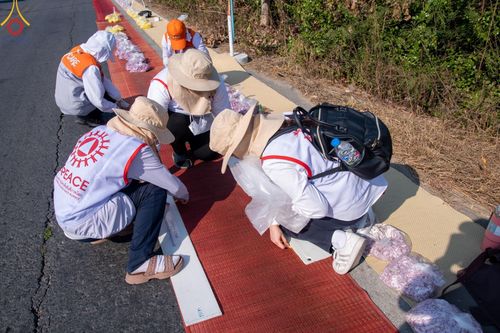 ภาพ No.117990:V.17 สำเร็จๆ การเตรียมงาน เก็บงาน การรับบุญของเจ้าหน้าที่หน่วยงานต่างๆ เพื่อโครงการธรรมยาตรา กตัญญูบูชามหาปูชนียาจารย์ พระมงคลเทพมุนี (สด จนฺทสโร) พระผู้ปราบมาร อนุสรณ์สถาน 7 แห่ง ปีที่ 12 ระหว่างวันที่ 2 - 31 มกราคม พ.ศ.2567