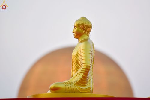 ภาพ No.79241:พิธีอัญเชิญองค์พระบรมพุทธเจ้า 24 องค์ เวียนประทักษิณรอบพระมหาธรรมกายเจดีย์ ณ วัดพระธรรมกาย  วันที่ 2 เมษายน พ.ศ. 2566