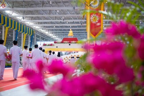 ภาพ No.318482:วันอาทิตย์ต้นเดือนที่ 5 เมษายน พ.ศ.2569 พิธีทอดผ้าป่าสมทบมหาสังฆทาน 40,000 กว่าวัดทั่วประเทศ ณ สภาธรรมกายสากล วัดพระธรรมกาย