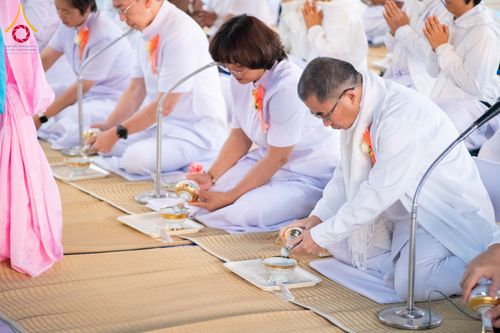 ภาพ No.290811:วันที่ 9 มกราคม พ.ศ. 2569 พิธีถวายภัตตาหารเป็นสังฆทาน แด่พระธรรมยาตรา ณ อนุสรณ์สถานคลองบางนางแท่น อ.สามพราน จ.นครปฐม ในโครงการธรรมยาตรา กตัญญูบูชา มหาปูชนียาจารย์ พระมงคลเทพมุนี(สด จนฺทสโร) พระผู้ปราบมาร อนุสรณ์สถาน 7 แห่ง ปีที่ 14