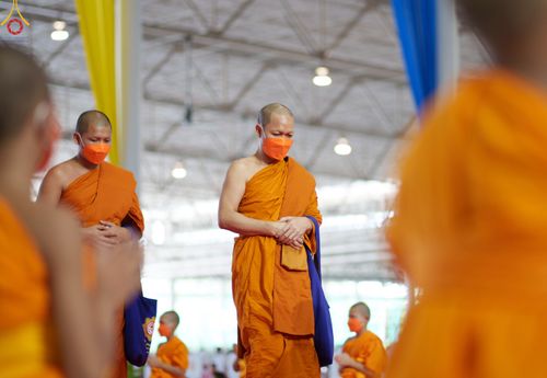 ภาพ No.85186:พิธีมุทิตาสักการะพระภิกษุ ผู้สอบได้เปรียญธรรม ๙ ประโยคระดับโลก, พิธีมอบโล่เกียรติยศและทุนการศึกษา สำนักเรียนบาลีดีเด่นทั่วประเทศ ในวันสมาธิโลก อาทิตย์ที่ 6 สิงหาคม พ.ศ. 2566 ณ สภาธรรมกายสากล วัดพระธรรมกาย