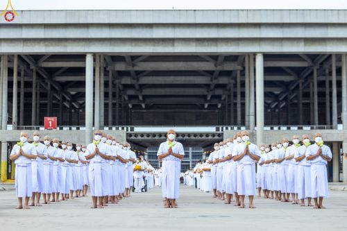 ภาพ No.82623:พิธีเวียนประทักษิณ, พิธีวันทาเจดีย์ ณ มหาธรรมกายเจดีย์  พิธีบรรพชาหมู่พระพี่เลี้ยงเข้าพรรษา, ธรรมทายาทอุดมศึกษา รุ่นที่ 50(ภาคฤดูฝน) และธรรมทายาทพุทธศาสตร์สากล รุ่นที่ 7 (ภาคฤดูฝน) วันเสาร์ที่ 17 มิถุนายน พ.ศ. 2566 ณ  โบสถ์พระไตรปิฎก วัดพระธรรมกาย จ.ปทุม