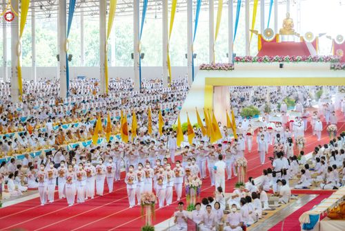 ภาพ No.85164:พิธีมุทิตาสักการะพระภิกษุ ผู้สอบได้เปรียญธรรม ๙ ประโยคระดับโลก, พิธีมอบโล่เกียรติยศและทุนการศึกษา สำนักเรียนบาลีดีเด่นทั่วประเทศ ในวันสมาธิโลก อาทิตย์ที่ 6 สิงหาคม พ.ศ. 2566 ณ สภาธรรมกายสากล วัดพระธรรมกาย