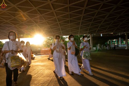 ภาพ No.81443:พิธีตักบาตร ข้าวสารอาหารแห้ง และพิธีบูชาข้าวพระ ณ สภาธรรมกายสากล วัดพระธรรมกาย วันเสาร์ที่ 3 มิถุนายน 2566