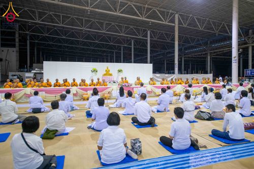 ภาพ No.305551:วันที่ 29 มกราคม พ.ศ. 2569 พิธีถวายภัตตาหารเป็นสังฆทาน แด่พระธรรมยาตรา ณ วัดพระธรรมกาย  จังหวัดปทุมธานี ในโครงการธรรมยาตรา กตัญญูบูชา มหาปูชนียาจารย์ พระมงคลเทพมุนี(สด จนฺทสโร) พระผู้ปราบมาร อนุสรณ์สถาน 7 แห่ง ปีที่ 14