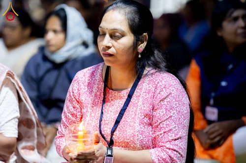 ภาพ No.283789:วันที่ 6-7 ธันวาคม พ.ศ. 2568  พิธีรับมอบหนังสือแสดงเจตจำนงถวายสิทธิครอบครองและใช้ประโยชน์วัดสันติวัน เมืองนาคปูร์  พิธีจุดโคมประทีปถวายเป็นพุทธบูชา และอุทิศบุญกุศลแด่ ดร.บี.อาร์. อัมเบดการ์  พิธีบูชาข้าวพระถ่ายทอดสดจากประเทศไทย