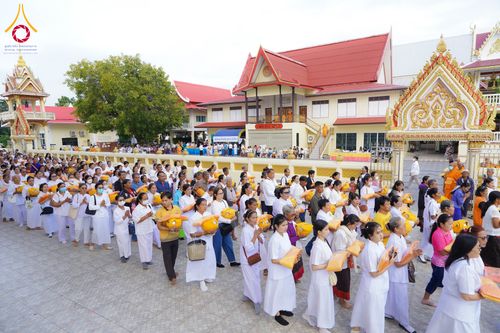 ภาพ No.278578:วันอาทิตย์ที่ 14 ธันวาคม พ.ศ.2568  พิธีเวียนประทักษิณ พิธีวันทาสีมาพระประธาน โครงการบวชบูชาธรรมมหาปูชนียาจารย์ ของศูนย์ปฏิบัติธรรมบุรีรัมย์ ณ วัดกลาง พระอารามหลวง จังหวัดบุรีรัมย์