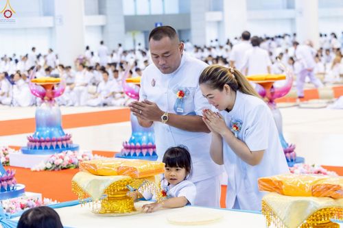 ภาพ No.244057:วันอาทิตย์ที่ 7 กันยายน พ.ศ. 2568 พิธีทอดผ้าป่าสมทบกฐินวัดพระธรรมกาย และสมทบกฐิน 30,000 วัดทั่วไทย ครั้งที่ 2 ณ ห้องแก้วสารพัดนึก 1 วัดพระธรรมกาย