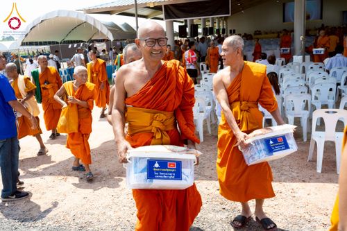 ภาพ No.230285:วันเสาร์ที่ 28 มิถุนายน พ.ศ. 2568 พิธีถวายสังฆทาน 323 วัด 4 จังหวัดชายแดนใต้ ปีที่ 21 ครั้งที่ 178 พิธีมอบกองทุนหนุนแรงใจช่วยครูใต้ ปีที่ 18 ครั้งที่ 142 ณ ศูนย์อบรมเยาวชนจังหวัดปัตตานี