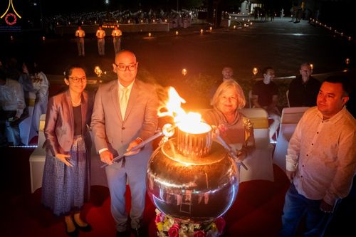 ภาพ No.138385:วิสาขบูชานานาชาติ วัดพระธรรมกายแคลิฟอร์เนีย ประเทศสหรัฐอเมริกา วันพุธที่ 22 พฤษภาคม พ.ศ. 2567