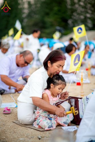 ภาพ No.275215:วันอาทิตย์ที่ 30 พฤศจิกายน พ.ศ. 2568 พิธีตอกเสาเข็ม "สร้างองค์พระเจดีย์เพื่อสร้างสันติภาพโลก" ต้นสุดท้าย ณ ศูนย์ปฏิบัติธรรมระยอง (บ้านช่องลม)