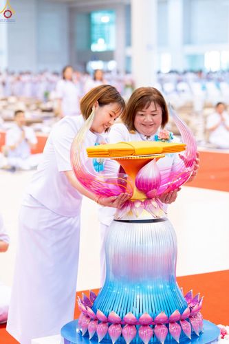 ภาพ No.251688:วันที่ 10 ตุลาคม พ.ศ. 2568 พิธีทอดผ้าป่าสมทบกฐินวัดพระธรรมกาย และสมทบกฐิน 30,000 กว่าวัดทั่วประเทศ ครั้งที่ 3 ณ สภาธรรมกายสากล วัดพระธรรมกาย