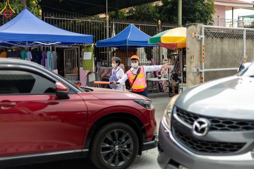 ภาพ No.117082:V.16 เป็นทีม การเตรียมงาน เก็บงาน การรับบุญของเจ้าหน้าที่หน่วยงานต่างๆ เพื่อโครงการธรรมยาตรา กตัญญูบูชามหาปูชนียาจารย์ พระมงคลเทพมุนี (สด จนฺทสโร) พระผู้ปราบมาร อนุสรณ์สถาน 7 แห่ง ปีที่ 12 ระหว่างวันที่ 2 - 31 มกราคม พ.ศ. 2567