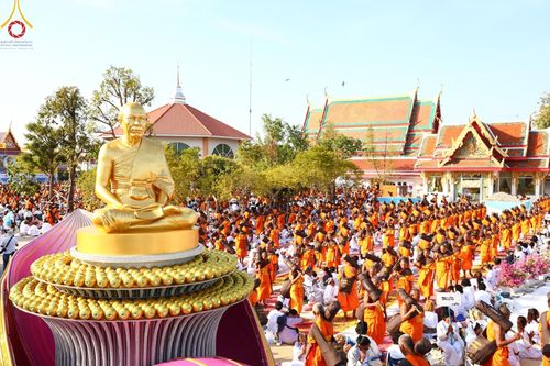 ภาพ No.193388:พิธีต้อนรับพระธรรมยาตรา ณ อนุสรณ์สถาน สถานที่เกิดในเพศสมณะ วัดสองพี่น้อง อำเภอสองพี่น้อง จังหวัดสุพรรณบุรี ในโครงการธรรมยาตรา กตัญญูบูชา มหาปูชนียาจารย์ พระมงคลเทพมุนี(สด จนฺทสโร) พระผู้ปราบมาร อนุสรณ์สถาน 7 แห่ง ปีที่ 13 วันที่ 11 มกราคม พ.ศ. 2568