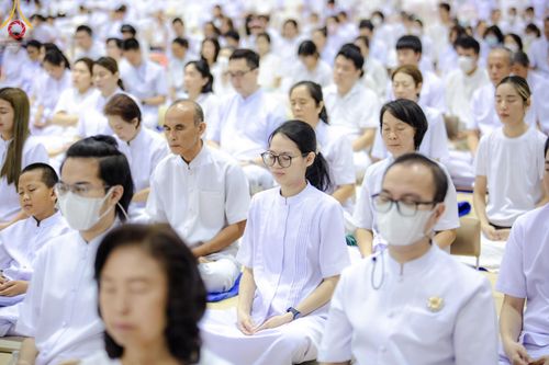 ภาพ No.136694:พิธีตักบาตร พิธีบูชาข้าวพระ ในวันอาทิตย์ต้นเดือนที่ 5 พฤษภาคม พ.ศ. 2567 ณ วัดพระธรรมกาย จ.ปทุมธานี