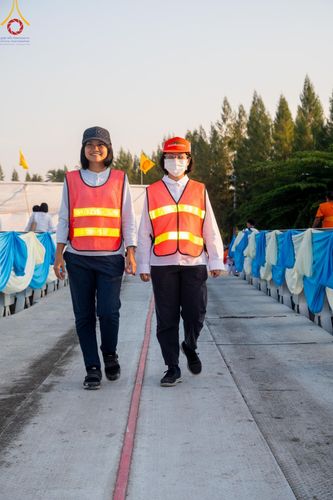 ภาพ No.203098:V.51 สารพัดV สารพัดดี ที่คลองบางนางแท่น ในโครงการธรรมยาตรา กตัญญูบูชา มหาปูชนียาจารย์ พระมงคลเทพมุนี(สด จนฺทสโร) พระผู้ปราบมาร อนุสรณ์สถาน 7 แห่ง ปีที่ 13 ระหว่างวันที่ 2-31 มกราคม พ.ศ. 2568