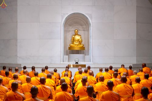 ภาพ No.288382:วันที่ 4 มกราคม พ.ศ. 2569 พระธรรมยาตราปฏิบัติธรรม และถ่ายภาพหมู่ประวัติศาสตร์ ในโครงการธรรมยาตรา กตัญญูบูชา มหาปูชนียาจารย์ พระมงคลเทพมุนี(สด จนฺทสโร) พระผู้ปราบมาร อนุสรณ์สถาน 7 แห่ง ปีที่ 14 ณ อนุสรณ์สถานมหาวิหารพระมงคลเทพมุนี (โลตัสแลนด์) อ.สองพี่น้อง