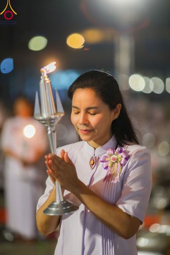 ภาพ No.90309:พิธีจุดประทีป 20,000 ดวง บูชาพระมหาธรรมกายเจดีย์ และบูชาพระมงคลเทพมุนี(สด จนฺทสโร) พระผู้ปราบมาร วันอังคารที่ 10 ตุลาคม พ.ศ. 2566 ณ ลานธรรมพระมหาธรรมกายเจดีย์ วัดพระธรรมกาย จ.ปทุมธานี